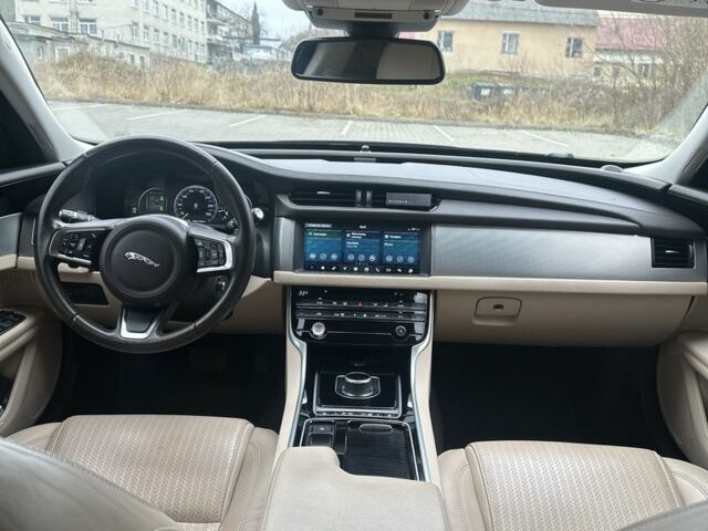 Черный Ягуар ХФ, объемом двигателя 2 л и пробегом 137 тыс. км за 18500 $, фото 5 на Automoto.ua