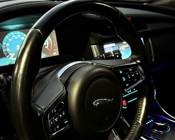 Черный Ягуар ХФ, объемом двигателя 2 л и пробегом 98 тыс. км за 19999 $, фото 14 на Automoto.ua