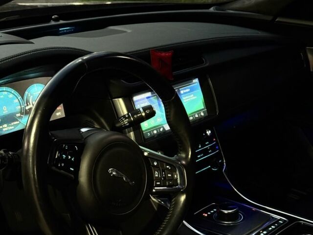 Черный Ягуар ХФ, объемом двигателя 2 л и пробегом 98 тыс. км за 18500 $, фото 6 на Automoto.ua