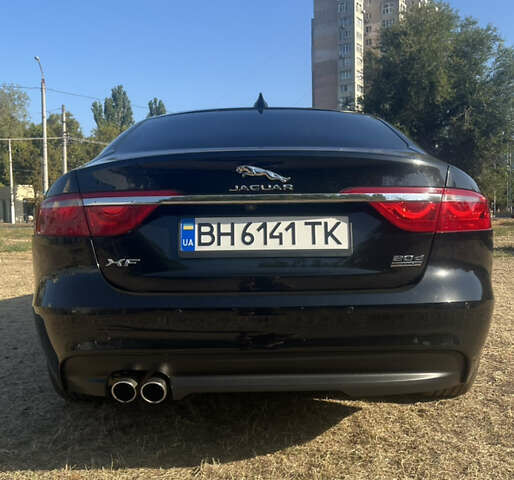 Черный Ягуар ХФ, объемом двигателя 2 л и пробегом 170 тыс. км за 24500 $, фото 4 на Automoto.ua