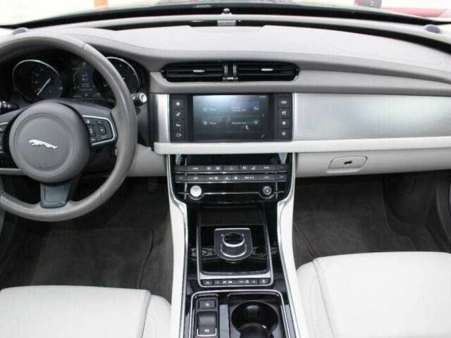 Черный Ягуар ХФ, объемом двигателя 3 л и пробегом 66 тыс. км за 3700 $, фото 10 на Automoto.ua