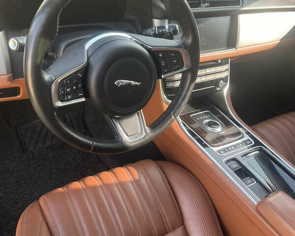 Черный Ягуар ХФ, объемом двигателя 2 л и пробегом 170 тыс. км за 24500 $, фото 14 на Automoto.ua