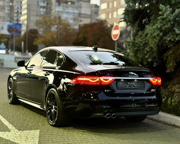 Черный Ягуар ХФ, объемом двигателя 2 л и пробегом 98 тыс. км за 19999 $, фото 4 на Automoto.ua