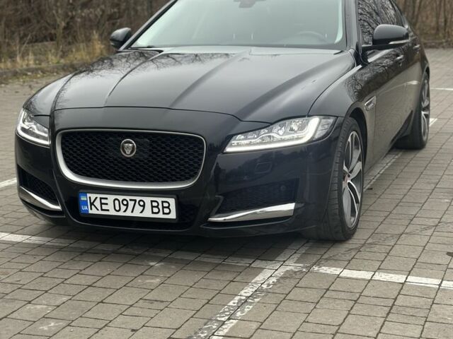 Черный Ягуар ХФ, объемом двигателя 2 л и пробегом 137 тыс. км за 18500 $, фото 1 на Automoto.ua