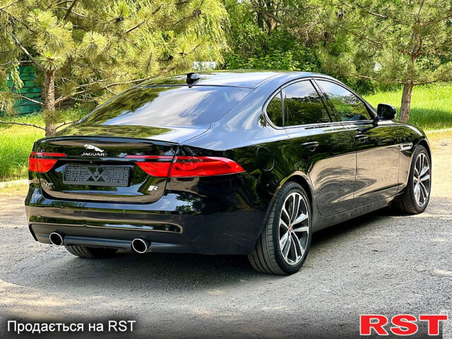 Черный Ягуар ХФ, объемом двигателя 2 л и пробегом 125 тыс. км за 17400 $, фото 6 на Automoto.ua