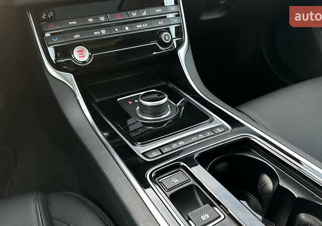 Чорний Ягуар ХФ, об'ємом двигуна 2 л та пробігом 73 тис. км за 19900 $, фото 14 на Automoto.ua