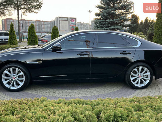 Черный Ягуар ХФ, объемом двигателя 0 л и пробегом 124 тыс. км за 20500 $, фото 3 на Automoto.ua