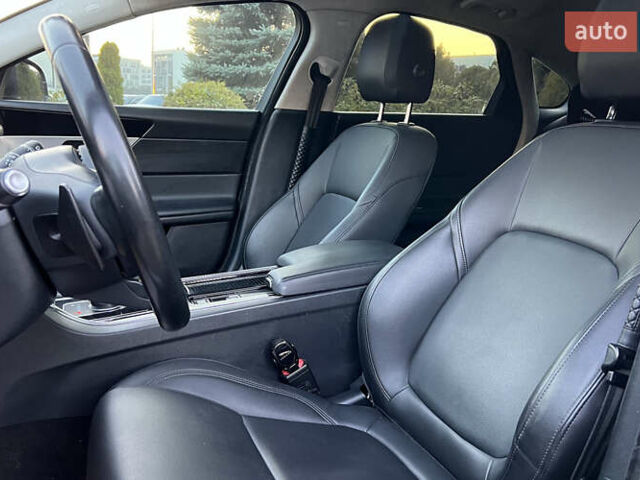 Черный Ягуар ХФ, объемом двигателя 0 л и пробегом 124 тыс. км за 20500 $, фото 18 на Automoto.ua