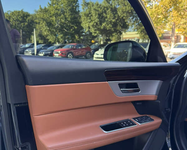 Черный Ягуар ХФ, объемом двигателя 2 л и пробегом 100 тыс. км за 26000 $, фото 18 на Automoto.ua