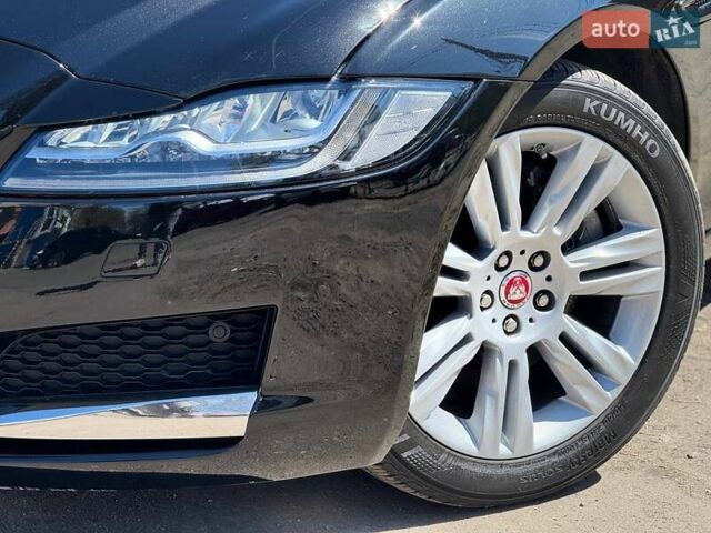 Черный Ягуар ХФ, объемом двигателя 2 л и пробегом 99 тыс. км за 26900 $, фото 49 на Automoto.ua