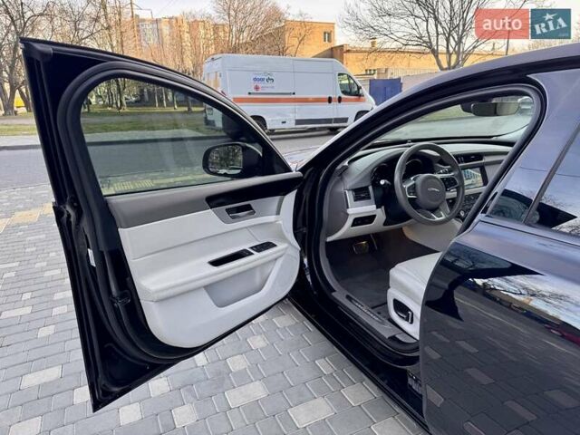 Черный Ягуар ХФ, объемом двигателя 2 л и пробегом 24 тыс. км за 28900 $, фото 98 на Automoto.ua