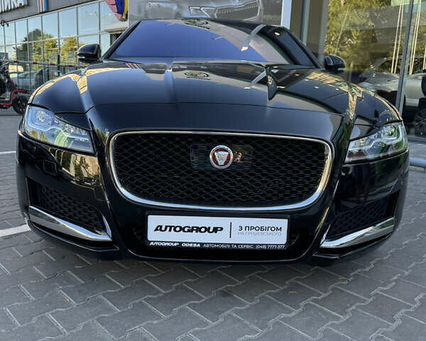 Черный Ягуар ХФ, объемом двигателя 2 л и пробегом 100 тыс. км за 26000 $, фото 1 на Automoto.ua