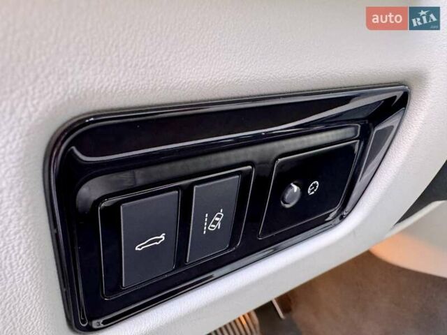 Черный Ягуар ХФ, объемом двигателя 2 л и пробегом 24 тыс. км за 28900 $, фото 54 на Automoto.ua