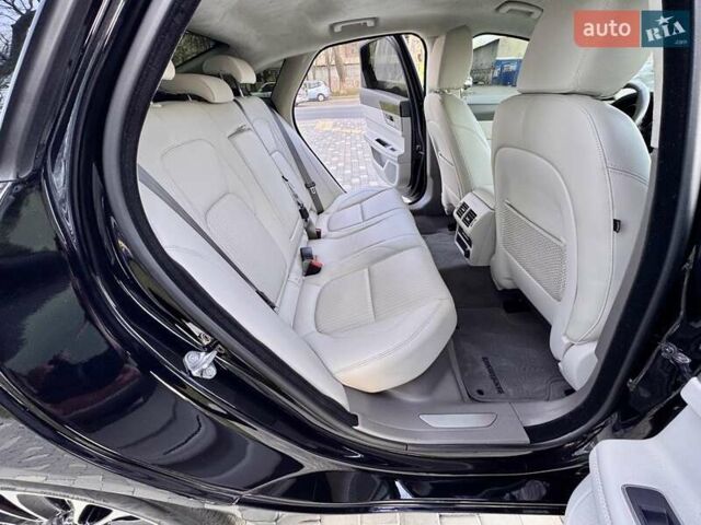 Черный Ягуар ХФ, объемом двигателя 2 л и пробегом 24 тыс. км за 28900 $, фото 62 на Automoto.ua