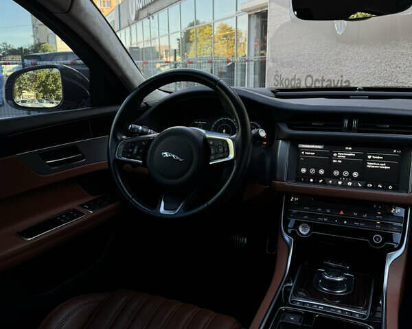 Черный Ягуар ХФ, объемом двигателя 2 л и пробегом 100 тыс. км за 26000 $, фото 30 на Automoto.ua