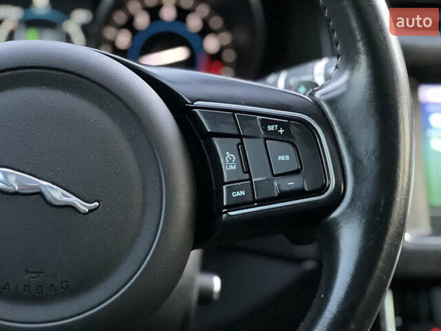 Черный Ягуар ХФ, объемом двигателя 0 л и пробегом 124 тыс. км за 20500 $, фото 11 на Automoto.ua