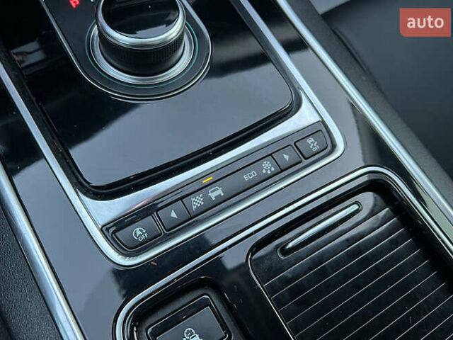 Черный Ягуар ХФ, объемом двигателя 0 л и пробегом 124 тыс. км за 20500 $, фото 16 на Automoto.ua