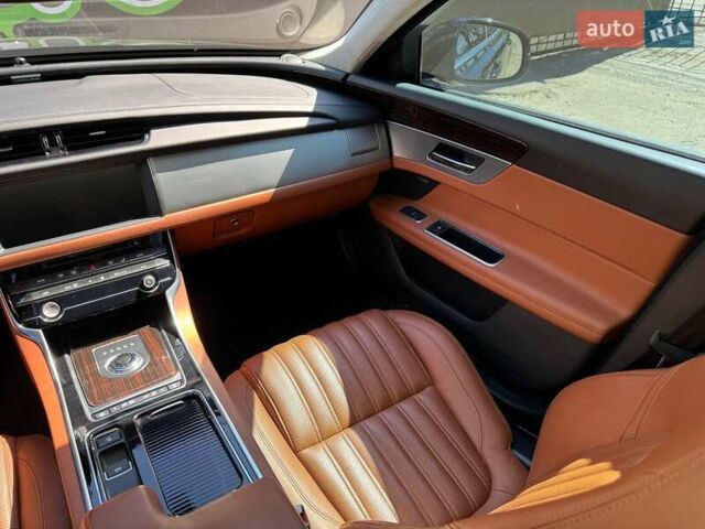 Черный Ягуар ХФ, объемом двигателя 2 л и пробегом 99 тыс. км за 26900 $, фото 71 на Automoto.ua