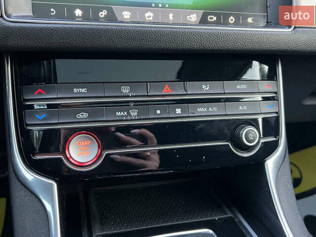 Черный Ягуар ХФ, объемом двигателя 0 л и пробегом 124 тыс. км за 20500 $, фото 13 на Automoto.ua