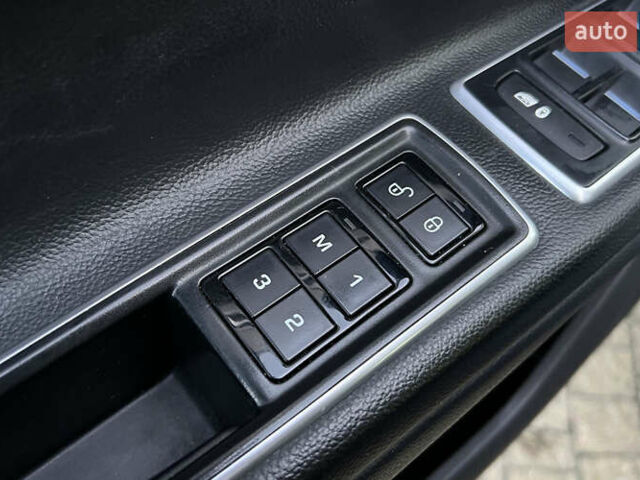 Черный Ягуар ХФ, объемом двигателя 0 л и пробегом 124 тыс. км за 20500 $, фото 20 на Automoto.ua