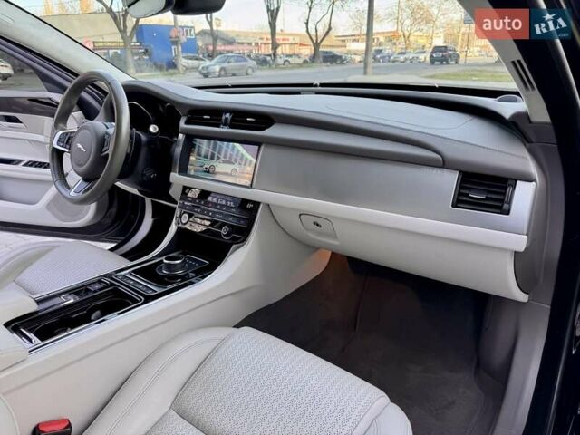 Черный Ягуар ХФ, объемом двигателя 2 л и пробегом 24 тыс. км за 28900 $, фото 100 на Automoto.ua