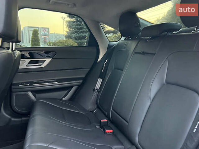 Черный Ягуар ХФ, объемом двигателя 0 л и пробегом 124 тыс. км за 20500 $, фото 23 на Automoto.ua