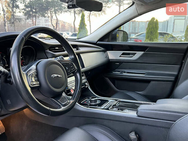 Черный Ягуар ХФ, объемом двигателя 0 л и пробегом 124 тыс. км за 20500 $, фото 19 на Automoto.ua