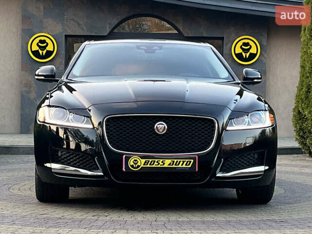Черный Ягуар ХФ, объемом двигателя 0 л и пробегом 124 тыс. км за 20500 $, фото 1 на Automoto.ua