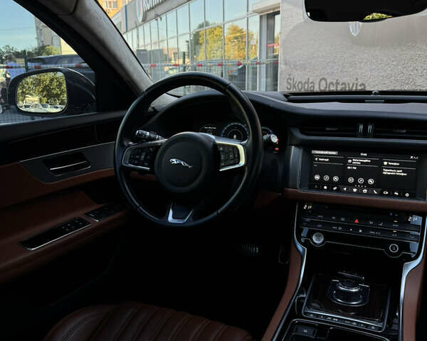 Черный Ягуар ХФ, объемом двигателя 2 л и пробегом 100 тыс. км за 26000 $, фото 29 на Automoto.ua