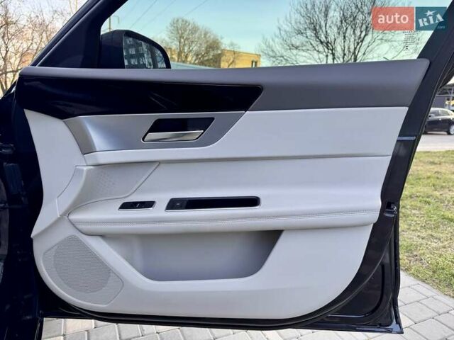 Черный Ягуар ХФ, объемом двигателя 2 л и пробегом 24 тыс. км за 28900 $, фото 46 на Automoto.ua