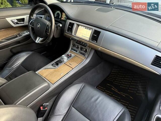 Черный Ягуар ХФ, объемом двигателя 2.18 л и пробегом 286 тыс. км за 12800 $, фото 17 на Automoto.ua