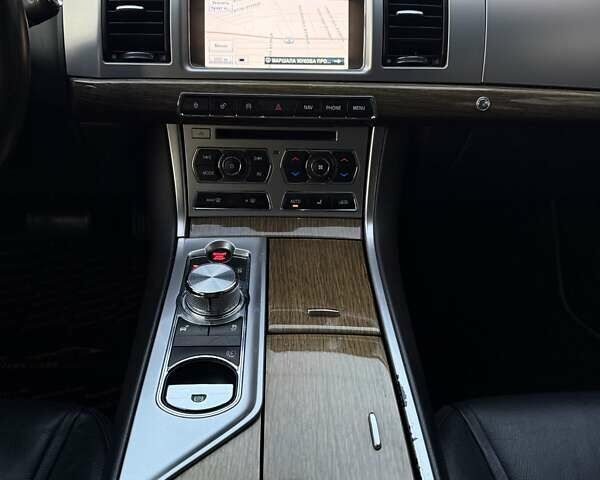 Черный Ягуар ХФ, объемом двигателя 2.18 л и пробегом 286 тыс. км за 12800 $, фото 13 на Automoto.ua