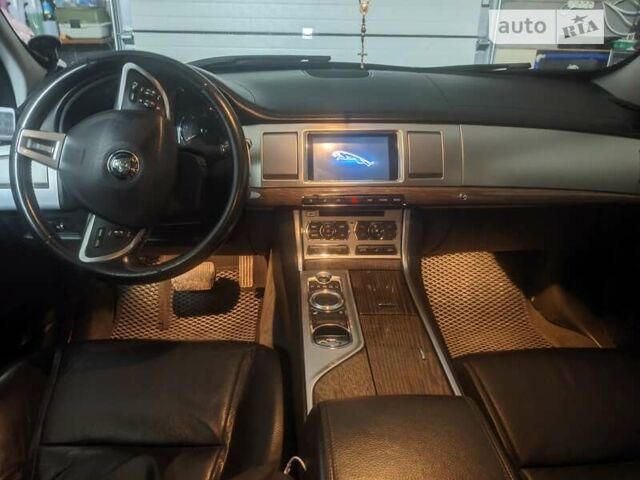 Черный Ягуар ХФ, объемом двигателя 2.18 л и пробегом 280 тыс. км за 13500 $, фото 5 на Automoto.ua