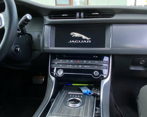 Чорний Ягуар ХФ, об'ємом двигуна 2 л та пробігом 91 тис. км за 26999 $, фото 30 на Automoto.ua