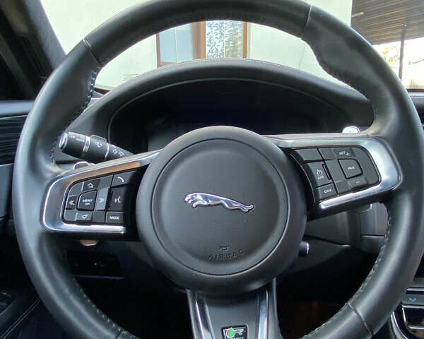 Чорний Ягуар ХФ, об'ємом двигуна 2 л та пробігом 91 тис. км за 26999 $, фото 31 на Automoto.ua