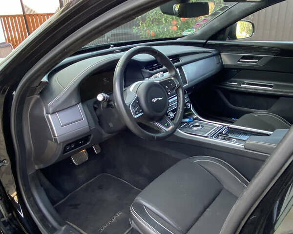 Чорний Ягуар ХФ, об'ємом двигуна 2 л та пробігом 91 тис. км за 26999 $, фото 45 на Automoto.ua