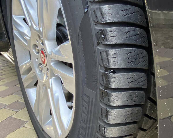 Чорний Ягуар ХФ, об'ємом двигуна 2 л та пробігом 91 тис. км за 26999 $, фото 39 на Automoto.ua