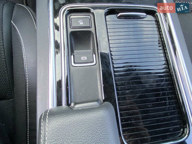 Чорний Ягуар ХФ, об'ємом двигуна 2 л та пробігом 91 тис. км за 26999 $, фото 38 на Automoto.ua