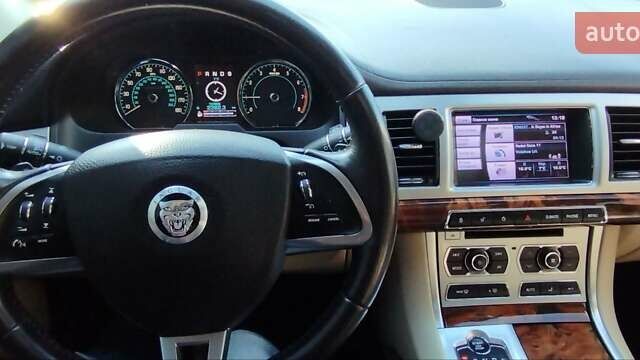 Фиолетовый Ягуар ХФ, объемом двигателя 2 л и пробегом 124 тыс. км за 12500 $, фото 1 на Automoto.ua