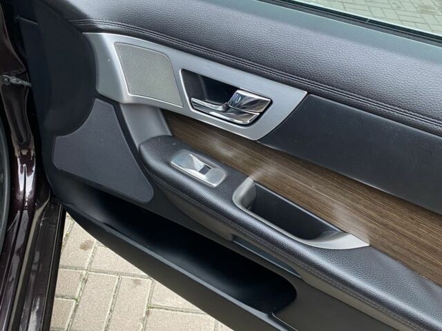 Коричневий Ягуар ХФ, об'ємом двигуна 2.2 л та пробігом 255 тис. км за 9300 $, фото 5 на Automoto.ua