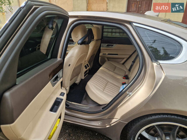 Коричневый Ягуар ХФ, объемом двигателя 2 л и пробегом 130 тыс. км за 20500 $, фото 11 на Automoto.ua