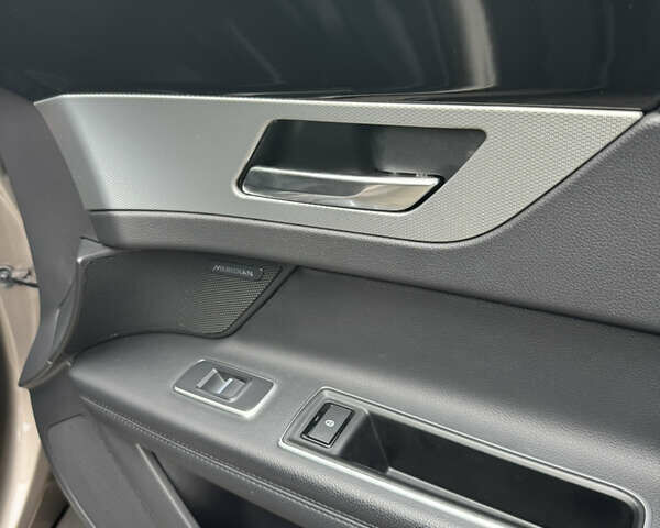 Коричневий Ягуар ХФ, об'ємом двигуна 2 л та пробігом 65 тис. км за 17000 $, фото 8 на Automoto.ua