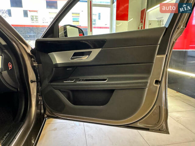 Ягуар ХФ 2016 в Одессе на Automoto.ua Коричневый Ягуар ХФ, объемом двигателя 2 л и пробегом 53 тыс. км за 17000 $, фото 14 на Automoto.ua