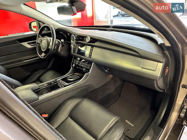 Ягуар ХФ 2016 в Одессе на Automoto.ua Коричневый Ягуар ХФ, объемом двигателя 2 л и пробегом 53 тыс. км за 17000 $, фото 15 на Automoto.ua