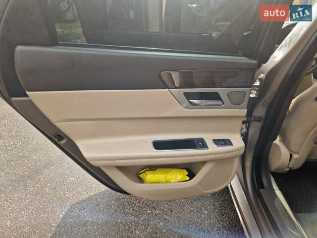 Коричневый Ягуар ХФ, объемом двигателя 2 л и пробегом 130 тыс. км за 20500 $, фото 16 на Automoto.ua