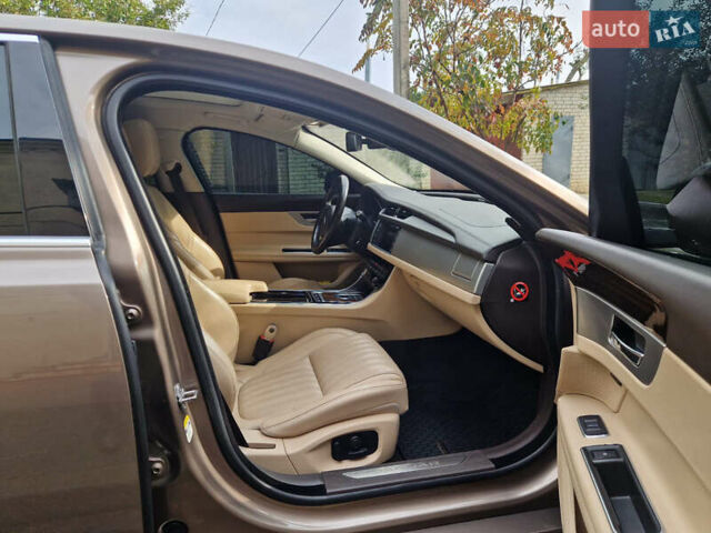 Коричневый Ягуар ХФ, объемом двигателя 2 л и пробегом 130 тыс. км за 20500 $, фото 17 на Automoto.ua