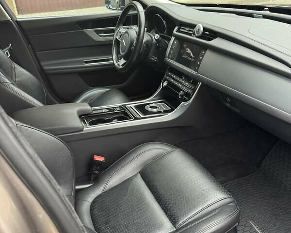 Коричневий Ягуар ХФ, об'ємом двигуна 2 л та пробігом 65 тис. км за 17000 $, фото 7 на Automoto.ua