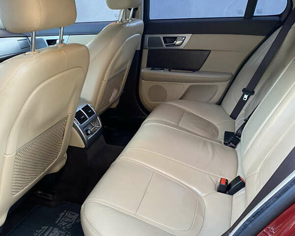 Красный Ягуар ХФ, объемом двигателя 2.97 л и пробегом 128 тыс. км за 11200 $, фото 22 на Automoto.ua