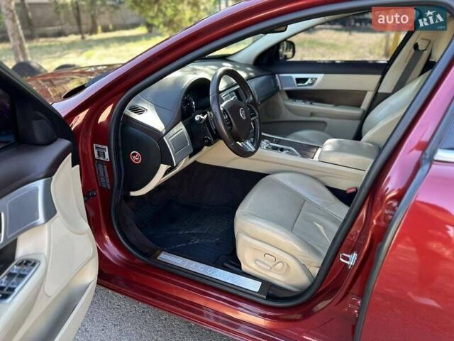 Ягуар ХФ 2012 у Одесі на Automoto.ua Червоний Ягуар ХФ, об'ємом двигуна 2.97 л та пробігом 54 тис. км за 11800 $, фото 13 на Automoto.ua