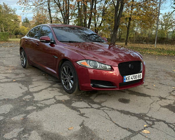 Красный Ягуар ХФ, объемом двигателя 2 л и пробегом 134 тыс. км за 12500 $, фото 5 на Automoto.ua